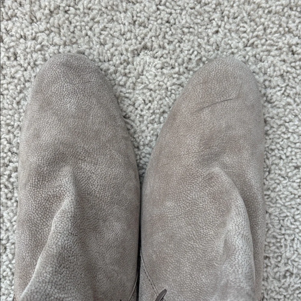 Aquatalia Women's Tan Ankle Booties- Made in Italy. Size 10